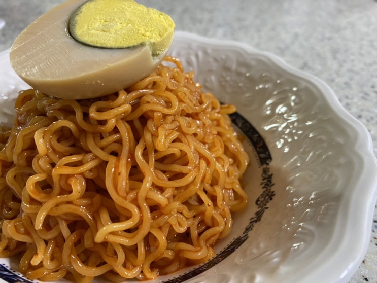  "도전! 불닭비빔면" 도전장 소스 다 넣어보기