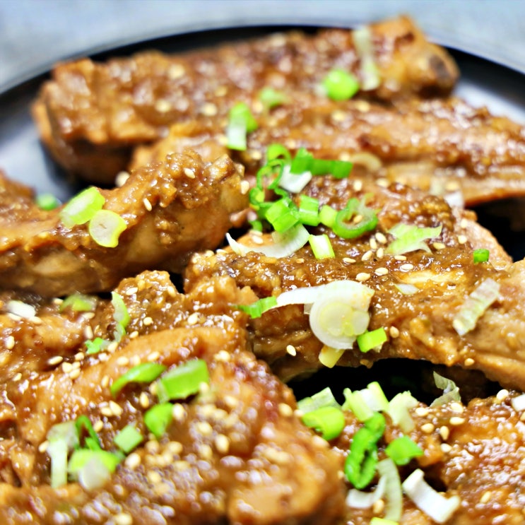  중독성 있는 최고의 맛, 비법은 황금양념장!