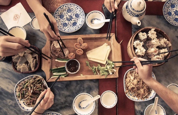 코로나 이후, 중국의 식문화는 어떻게 바뀌었을까? "공용 수저(公勺公筷) 캠페인"