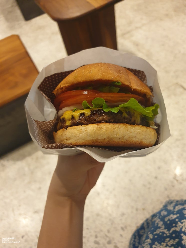 육즙이 풍부한 패티 매봉역 수제버거 맛집 풍류랑