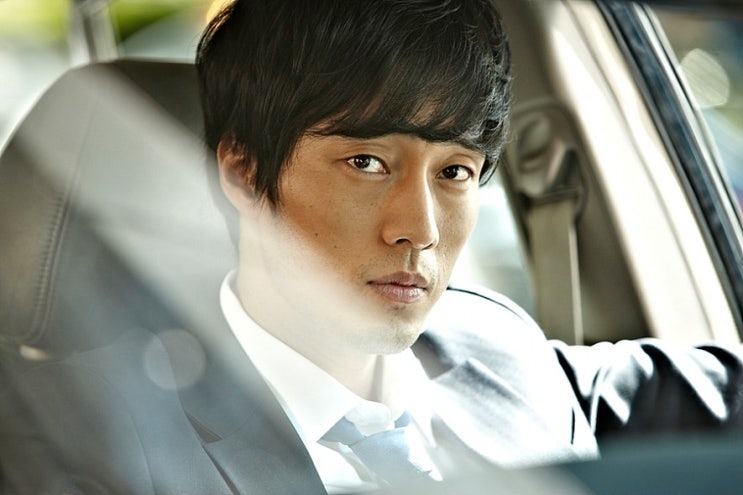  영화 회사원 줄거리 결말 스포