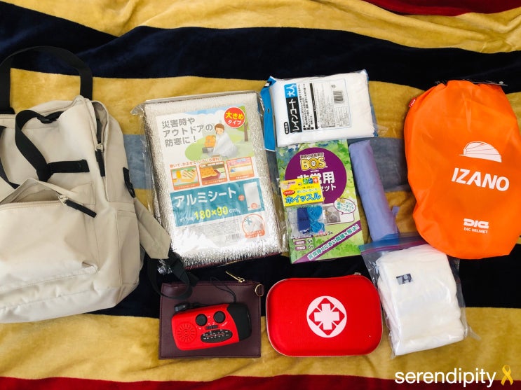 연달은 지진, 헬멧 구입하고 재난 가방 준비하는 일상