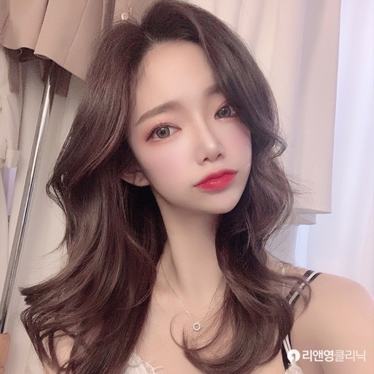  여드름 흉터치료 고민일땐 강남역피부과에서 관리받으세요!!