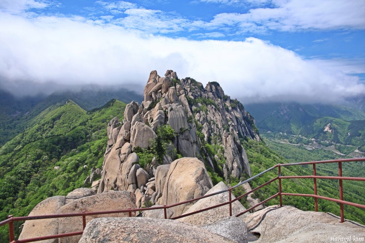 설악산 인기 등산코스 울산바위에서 만난 환상적인 풍경 설악산 인기 등산코스 울산바위에서 만난 환상적인 풍경
