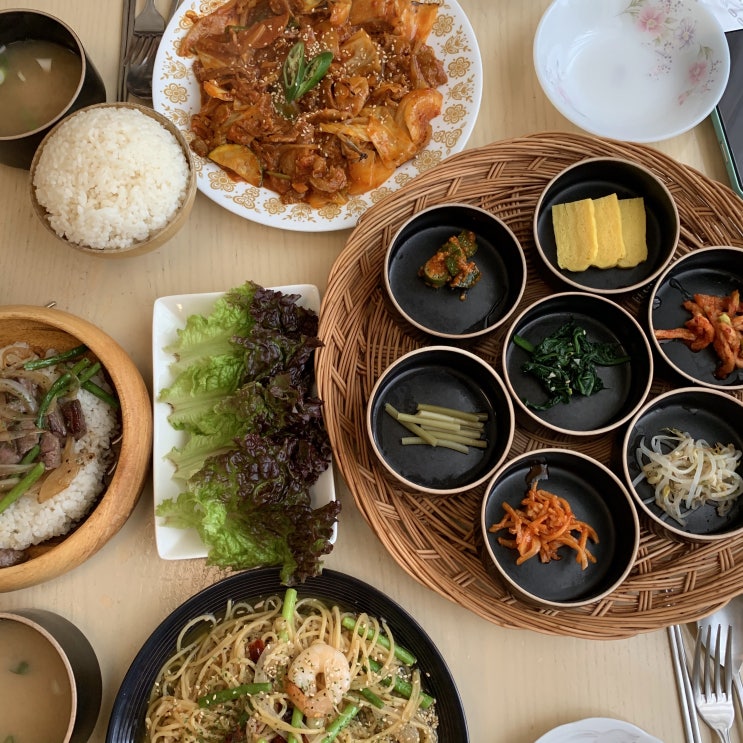 레트로 감성 가득 가정식 백반 잔잔바리 : 대구 대명동 맛집 추천 레트로 감성 가득 가정식 백반 잔잔바리 : 대구 대명동 맛집 추천