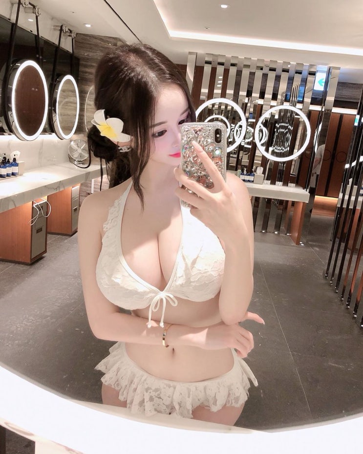 아찔한 E컵 글래머 모델 민지 인스타 근황 아찔한 E컵 글래머 모델 민지 인스타 근황