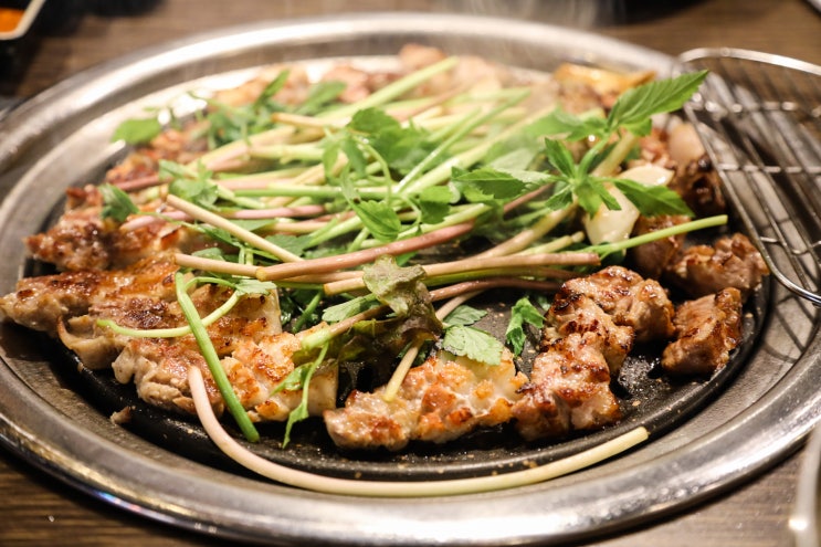  구로디지털단지고깃집 육풍의 미나리랑 돼지고기 궁합 허벌나게 좋아요.