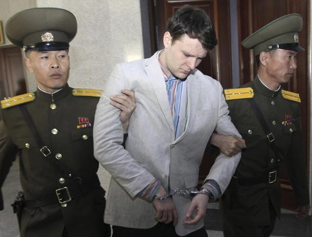 美은행 세 곳에 북한 돈 291억원..웜비어 부모가 찾아냈다 美은행 세 곳에 북한 돈 291억원..웜비어 부모가 찾아냈다