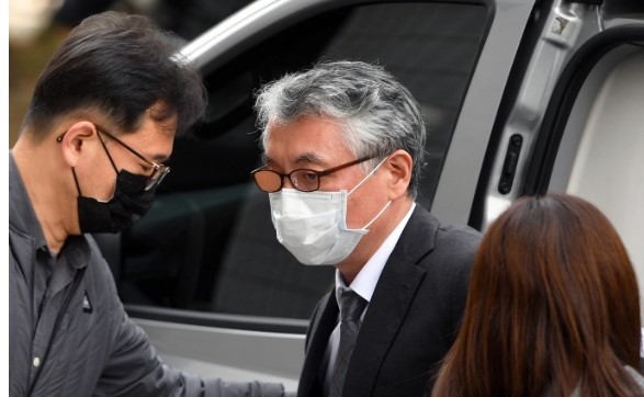 신라젠 문은상 대표 구속…법원 "증거인멸·도망우려" 신라젠 문은상 대표 구속…법원 "증거인멸·도망우려"