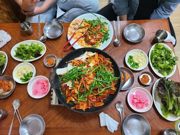 [한국-경상북도] 성주 가야산 매콤 오리불고기- 산마루식당