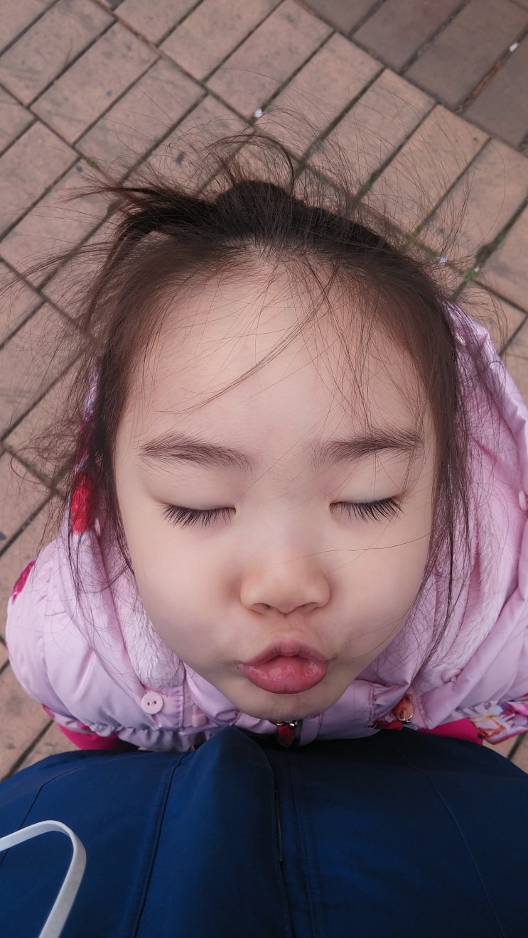  아빠~ 뽀뽀가 지워졌어