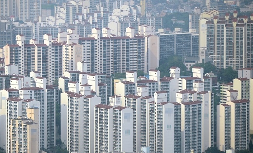 4~5월 수도권 분양단지 15곳 모조리 ‘완판’…건설사, 물들어올 때 노 젓는다 4~5월 수도권 분양단지 15곳 모조리 ‘완판’…건설사, 물들어올 때 노 젓는다