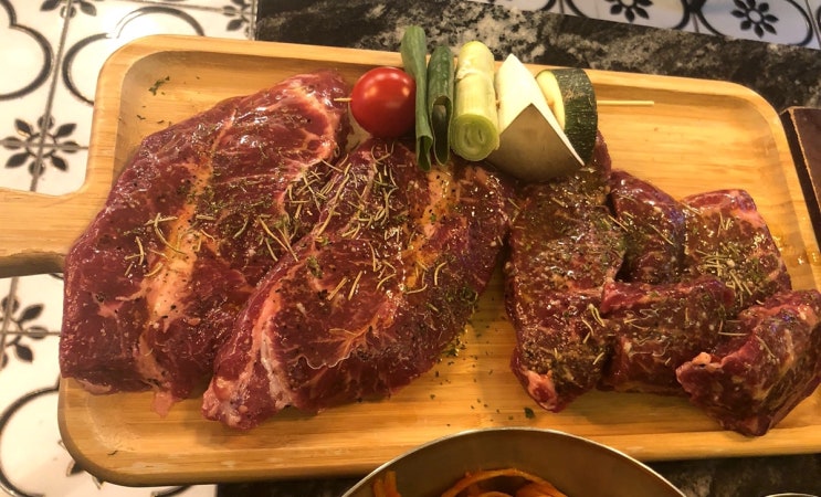  송파 위례 럭키살롱에서 데이트! 스테이크 맛집