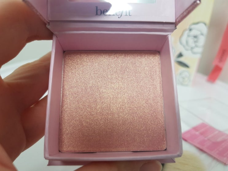  볼터치용으로도 사용가능한 베네피트 하이라이터 티클 추천