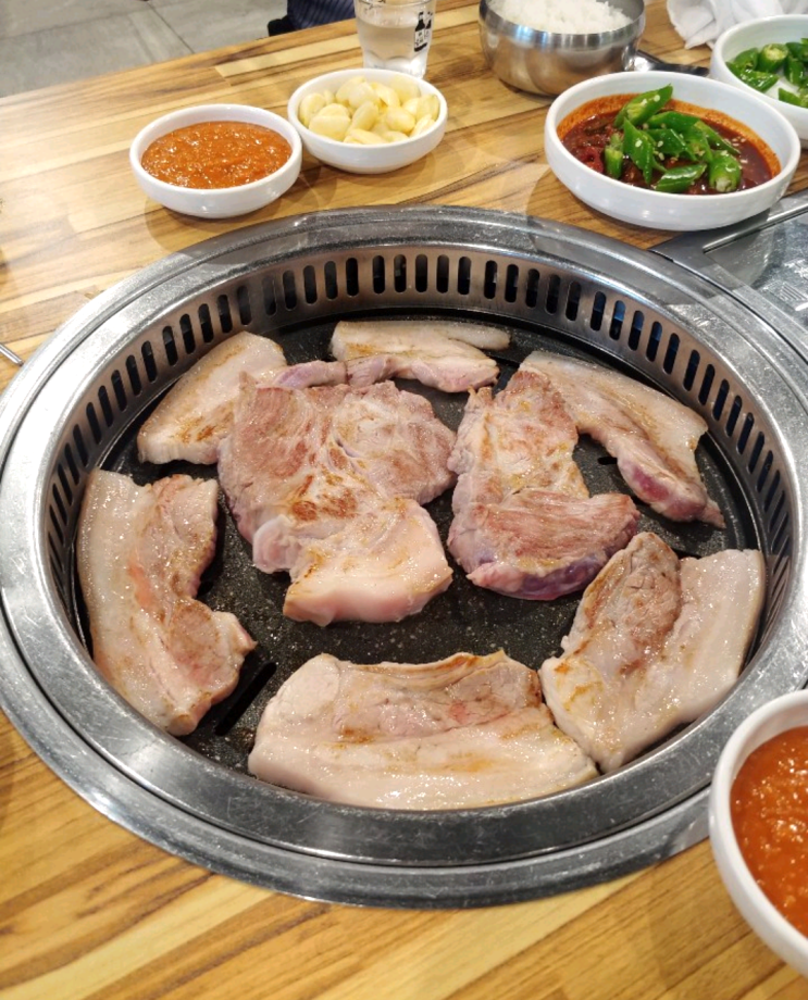  제주시 연동 한우,흑돼지 도민 김치찌개,스지탕,차돌된장찌개 무료 할인 쿠폰 정보!