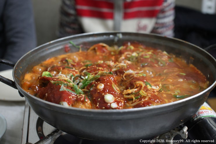 담양 추월산 맛집 장미가든 명인이 만드는 전골식 메기찜!! 담양 추월산 맛집 장미가든 명인이 만드는 전골식 메기찜!!