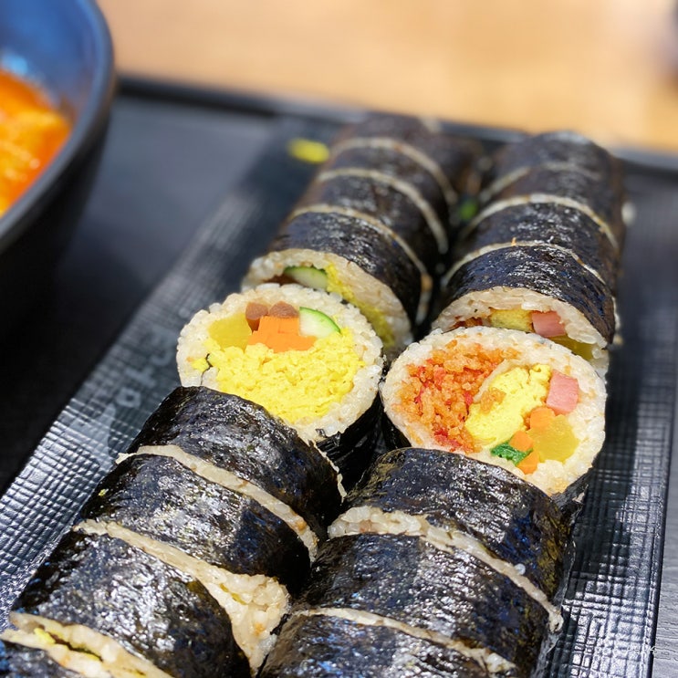  청담동 마녀김밥 신사역점 / 교리김밥, 핫도그김밥, 마녀떡볶이