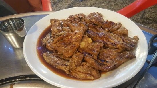 쌍문역 통나무집의 운치있는 야외테이블 돼지갈비 쌍문역 통나무집의 운치있는 야외테이블 돼지갈비