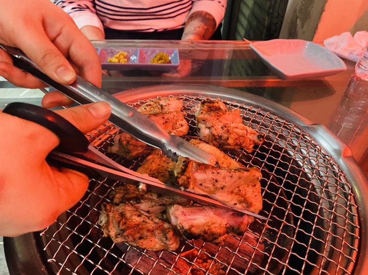 요즙 힙하다는 신당동 은화계 숯불 닭갈비
