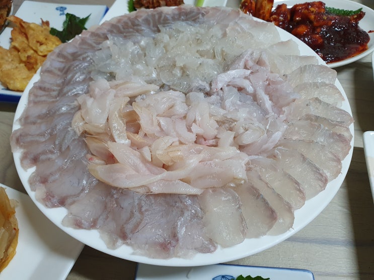  칠천도횟집! 칠천도에는 없다!장평에 있다! 신선한 거제횟집 거제맛집 장어구이 대박!