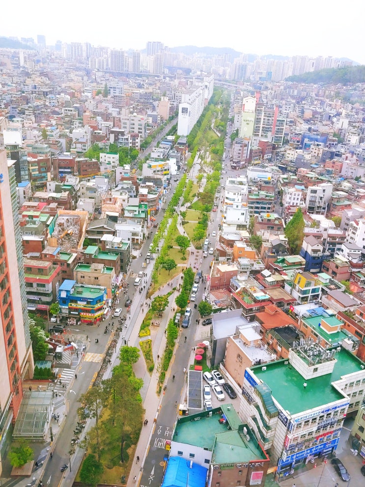  홍대 무신사 테라스: 전망 좋고 인테리어 특이한 카페