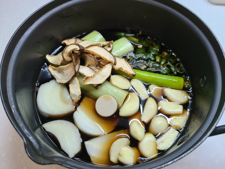  맛간장 or 만능간장 (with 리퀴드아미노스)
