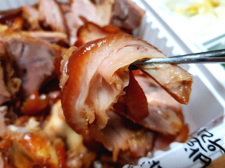  외출이 쉽지 않은 요즘 가장 맛있는 족발(가족)으로 마음을 달래보세요~