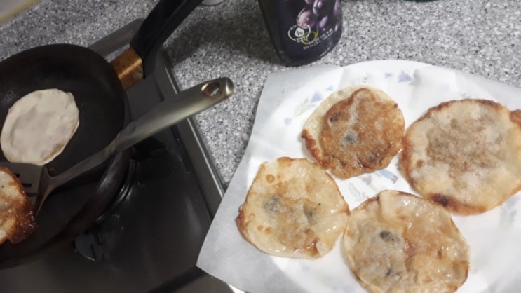  일요일아침 김치만두와 만두피호떡 만들기