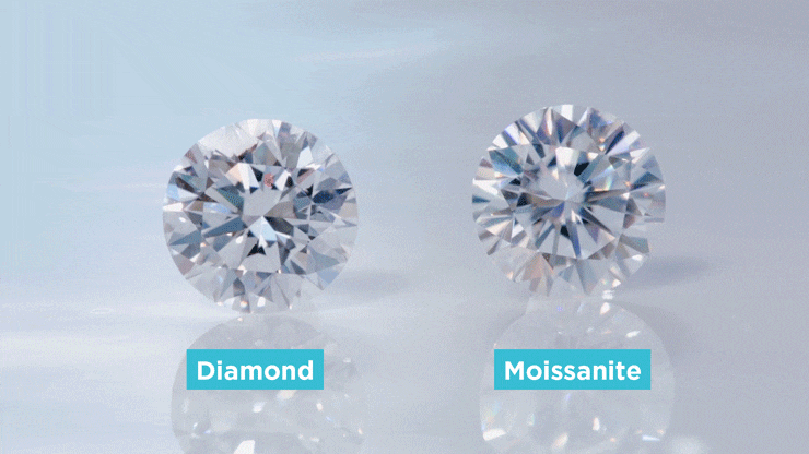 다이아몬드와  모이사나이트 얼마나 다른가요?
