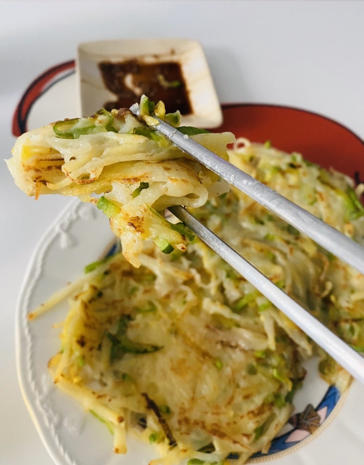  [지평 생막걸리 옛막걸리] [지평 밀] 양평막걸리 _ 밀막걸리_ 1.7L _ 비오는 날 _ 찌짐 _ 감자호박전