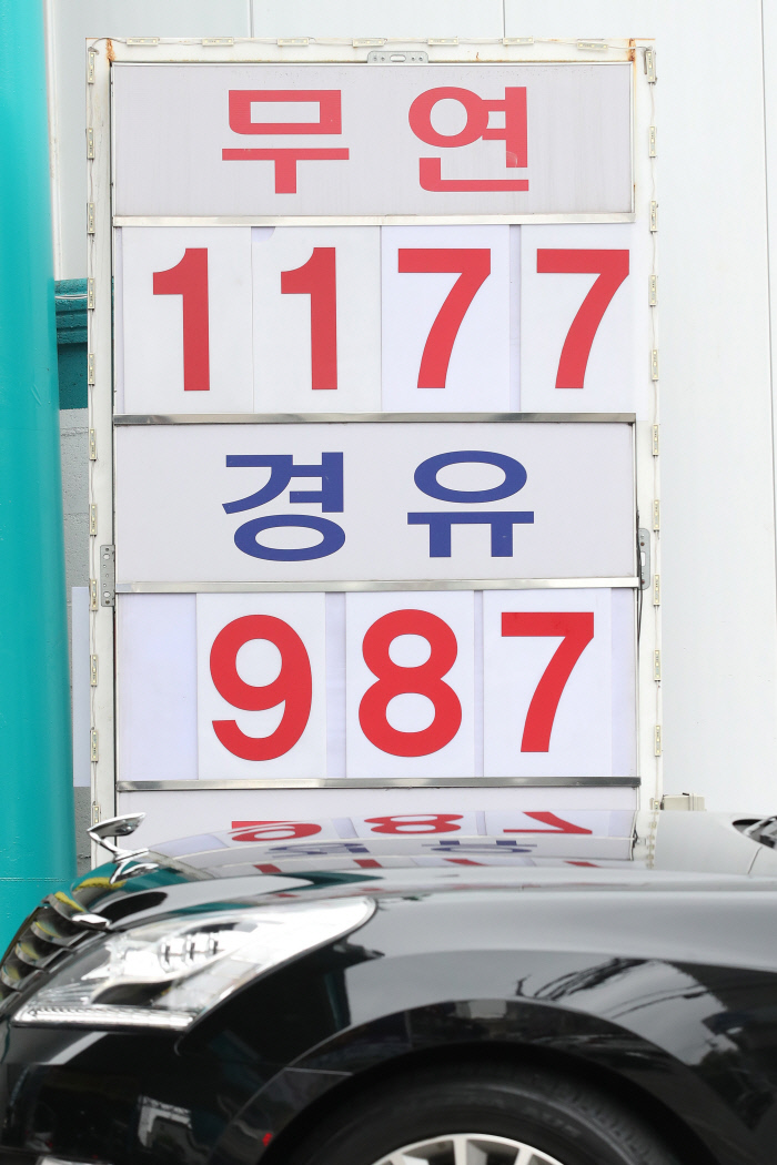 주유소 기름값 바닥 찍었나…16주 하락 후 상승 기미 주유소 기름값 바닥 찍었나…16주 하락 후 상승 기미