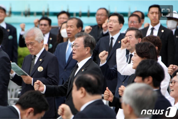  죽음을 넘어 어둠을 넘어