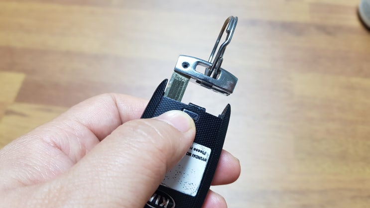 스포티지ql 스마트키 분해방법 스포티지ql 스마트키 분해방법