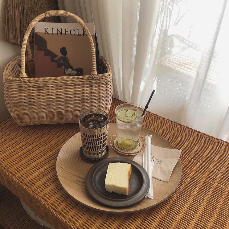 부산 광안리 카페 : 시바견이 유명한 감성카페 ‘카페 피크닉’ 부산 광안리 카페 : 시바견이 유명한 감성카페 ‘카페 피크닉’