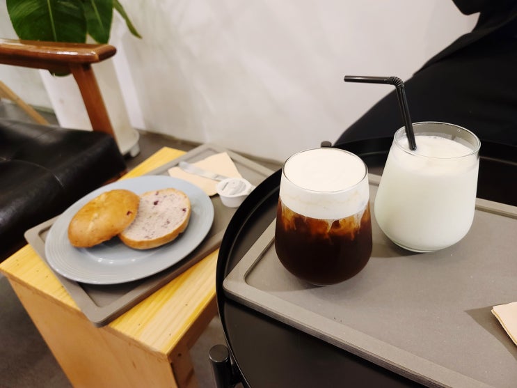 아차산역카페 CH 697 깔끔하면서 조용한 분위기가 특징이야 아차산역카페 CH 697 깔끔하면서 조용한 분위기가 특징이야
