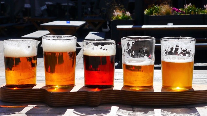  맥주 배달과 수제 맥주 생산이 가능해진다. 주류규제 개선 주요 내용 정리
