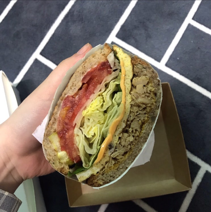  공덕동 샌드위치 핫도그 <샌드위치헌터> 배달 후기 - 상호는 샌드위치인데 핫도그 맛집