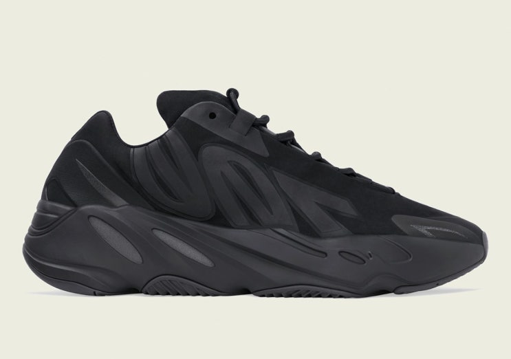  이지부스트 700 MNVN 블랙 Yeezy Boost 700 MNVN Black 재발매 및 국내 발매 정보