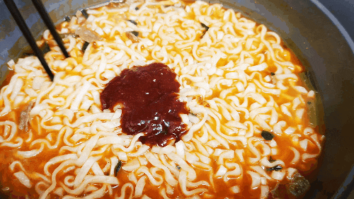  농심 집밥감성 고추장 찌개면! 직접 먹어보고 쓰는 리얼리뷰, 고추장라면 솔직후기 | 알쓸리뷰X시식