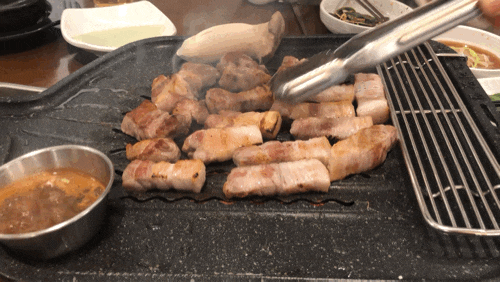  삼겹살 칼로리는 얼마일까?? 맛있는 삼겹살 몸에 안좋기만 할까?