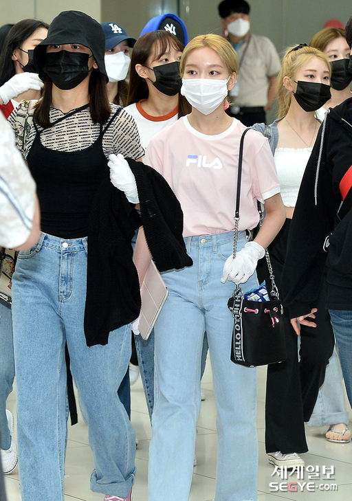 200521 이달의 소녀 in 공항 200521 이달의 소녀 in 공항
