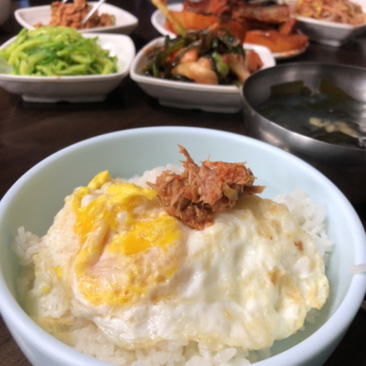  동대문 경동분식 - 점심에는 5천원 백반 맛집! 저녁에는 한우 차돌박이 맛집으로 변하는 창신동 한식 노포
