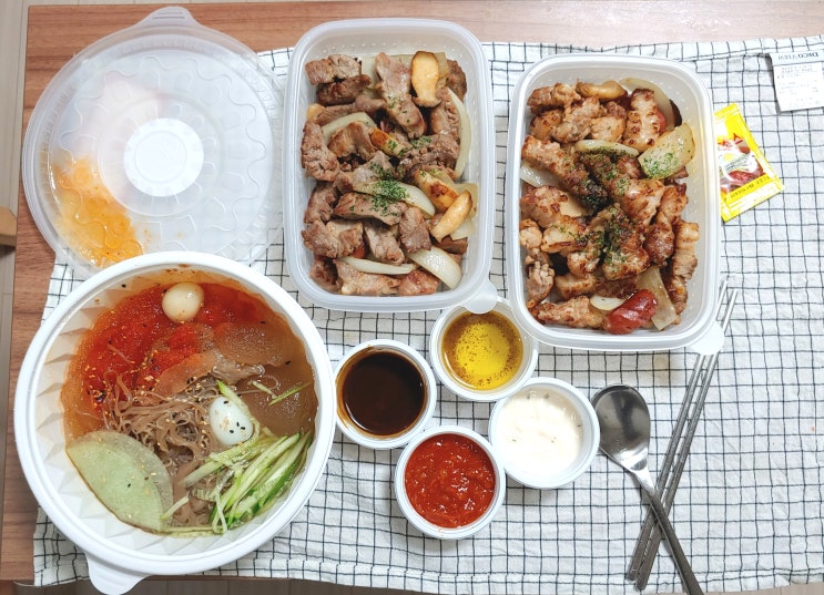 김포 배달 맛집 - 김충기 꽃삼겹과 고기비빔밥 삼겹살, 목살, 구운마늘, 냉면