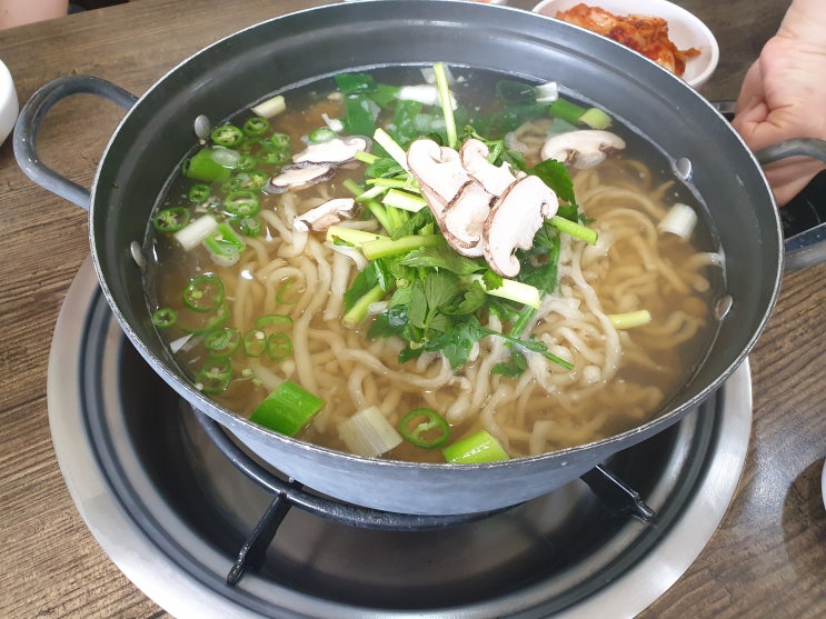 국물이 시원한 조개칼국수 세종면옥 세종복칼국수 국물이 시원한 조개칼국수 세종면옥 세종복칼국수