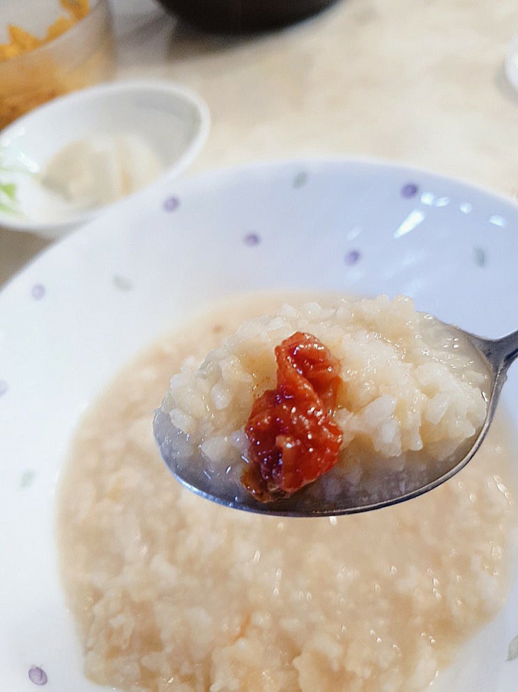 누룽지 맛있게 먹어봅니다. 속이 편한 식사 대용 충분하네요.