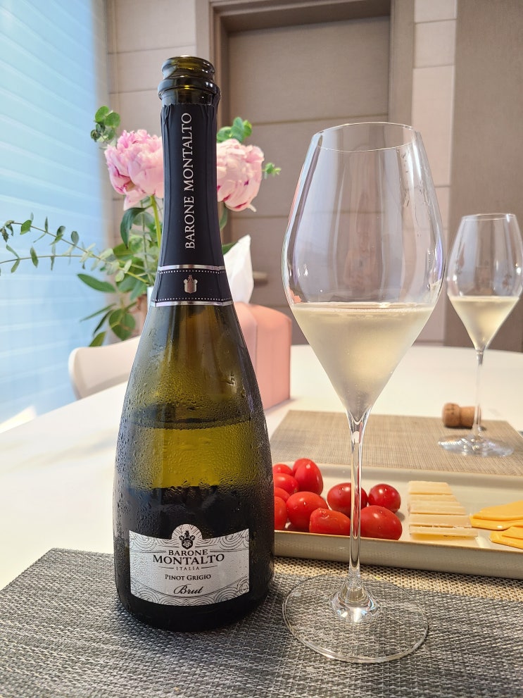  스파클링 : (이) Pinot Grigio Brut (Barone Montalto) 여름맞이 스파클링