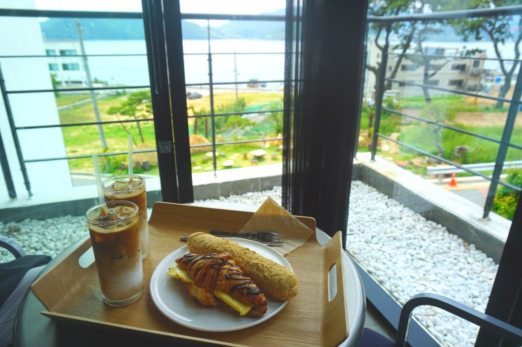  [창원 귀산 베이커리/루프탑카페]뷰좋은 신상 카페솔(CAFE SOL)