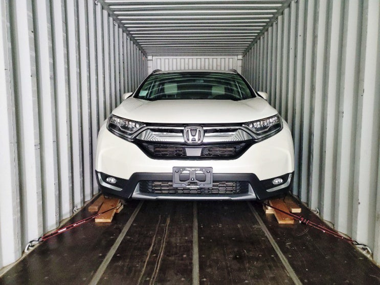  캐나다 밴쿠버에서 제 3국 차량운송_2018 Honda CR-V와 2017 Lexus NX200T_상도해운