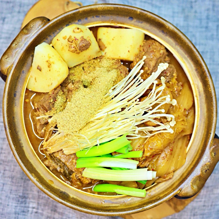  묵은지 넣어 더욱 맛깔스러운 레시피