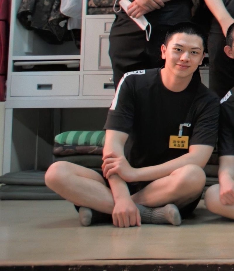 육성재 나이 키 학력  5/26일 방금 뜬 육성재 훈련병 사진 11일 입대 육성재 전문 인스타그램 ....